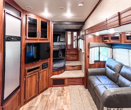 I'm on Vacation - Lodge + RV Retreat