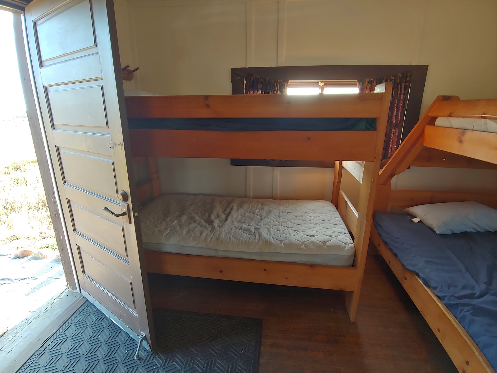 Grizzly Creek Guard Station