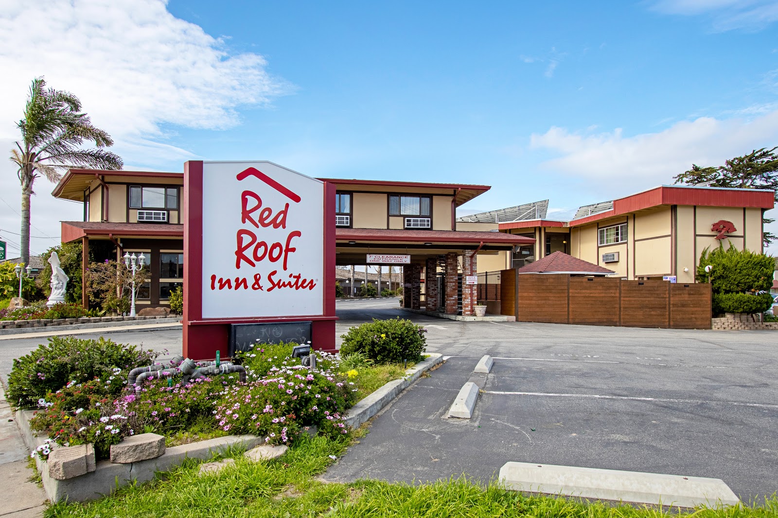 Red Roof Inn Cypress Tree