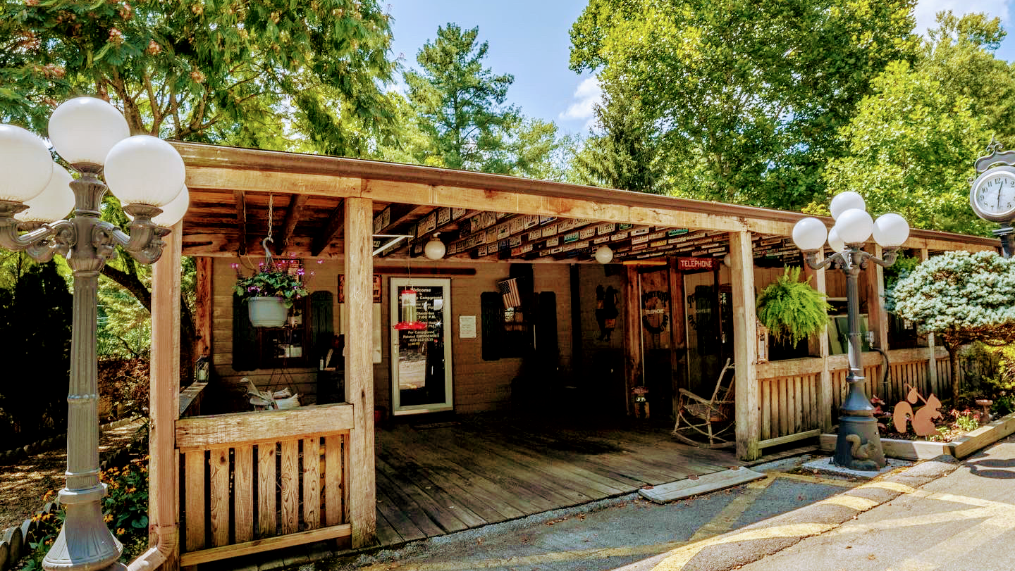 Rocky Top Best Holiday Travel-Park