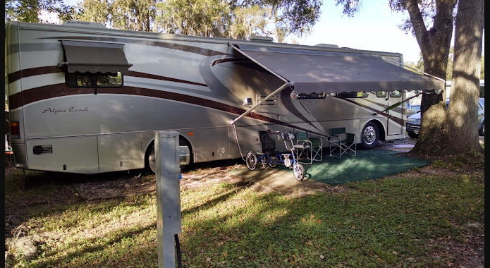 Lakeside 55+ Mobile Manor