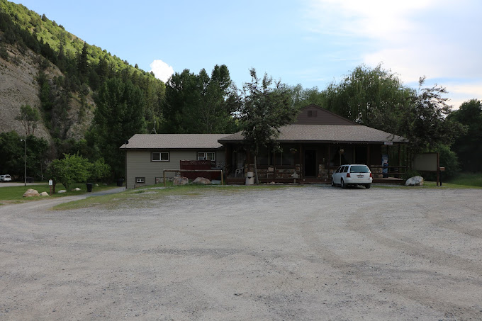 Cub River Lodge & RV Park