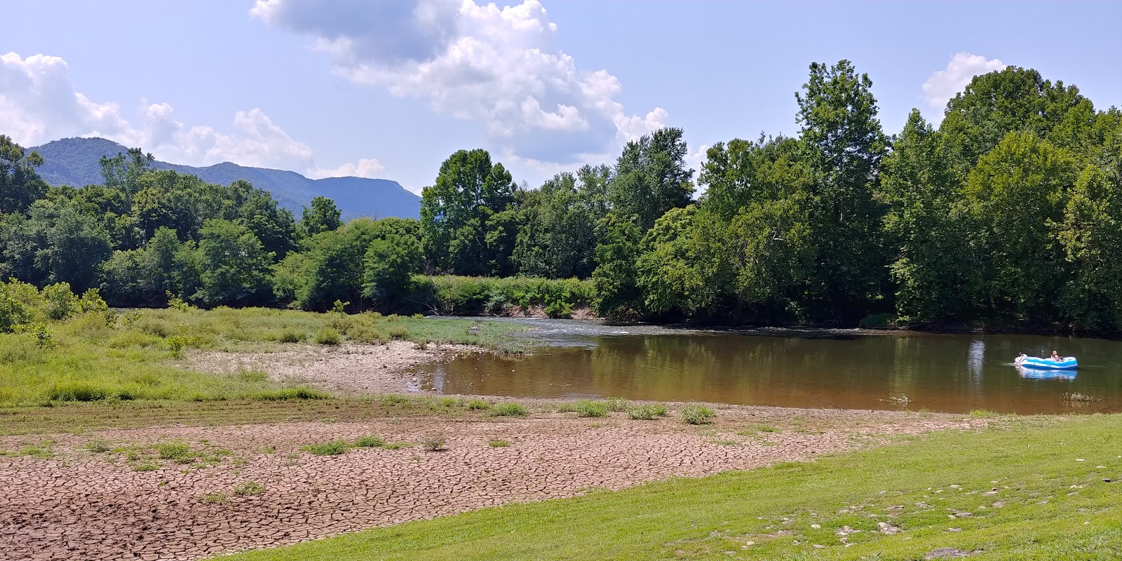 Riverside Cabins & RV Park