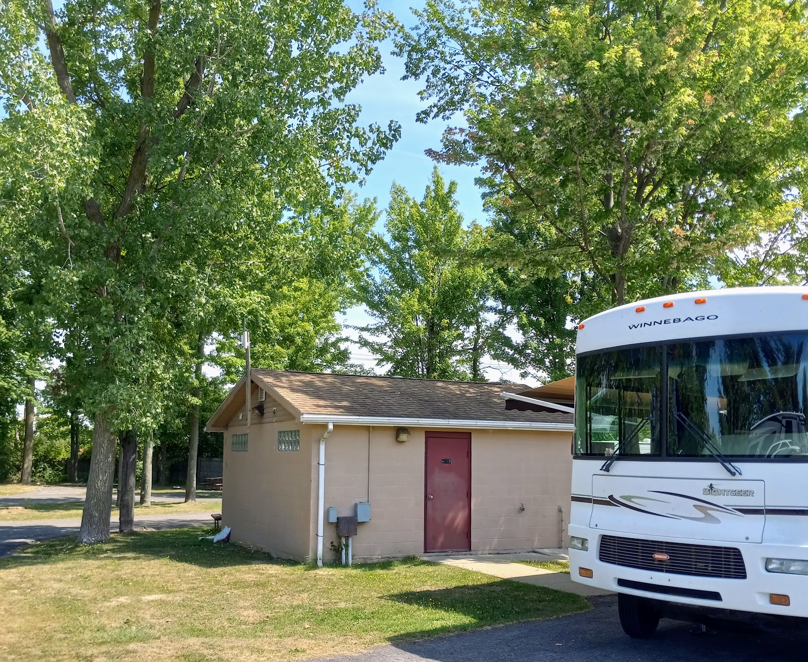 AA Royal Motel and Campground