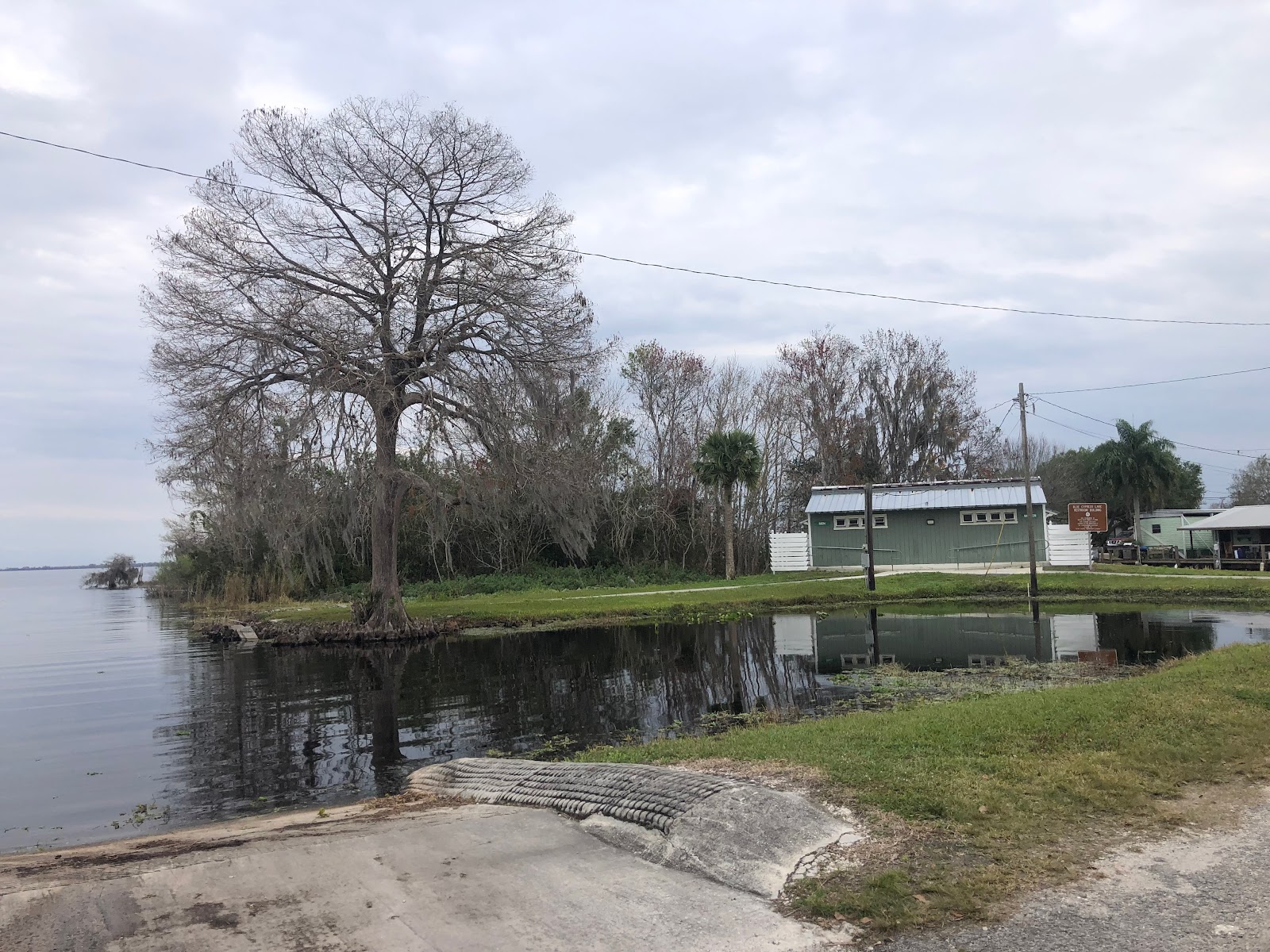 Blue Cypress Lake Middletons Fish Camp