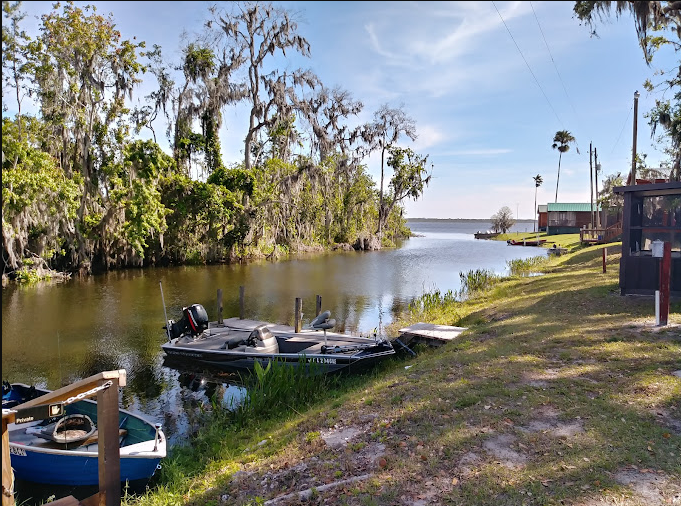 Oak Harbor Lodging and RV Park
