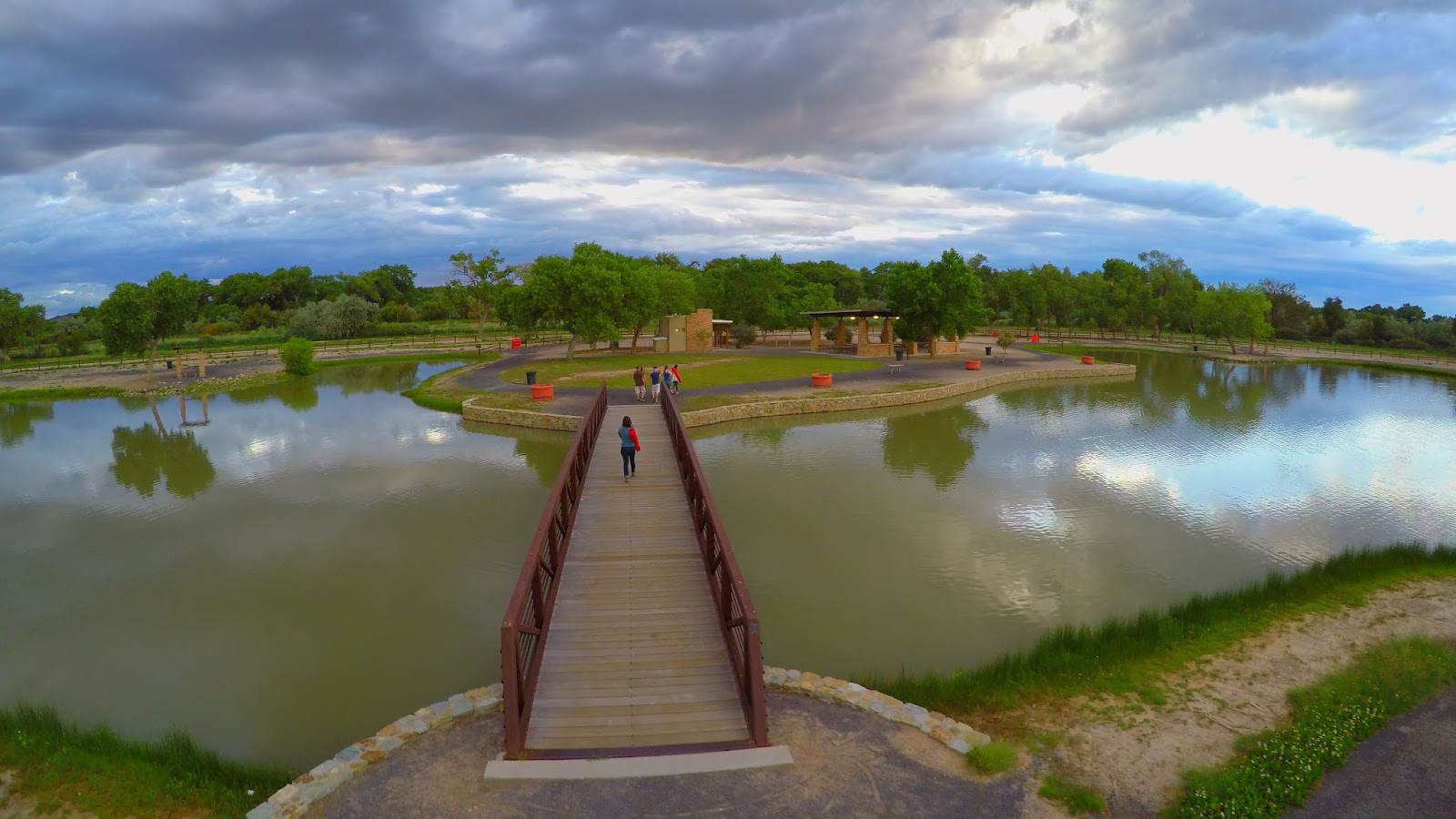Isleta Lakes and RV Park