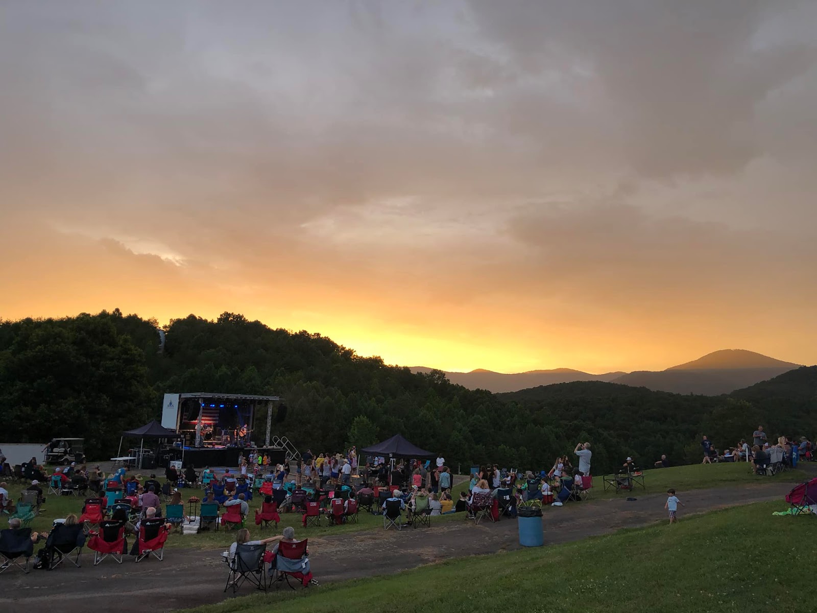 R-Ranch In The Mountains - Members