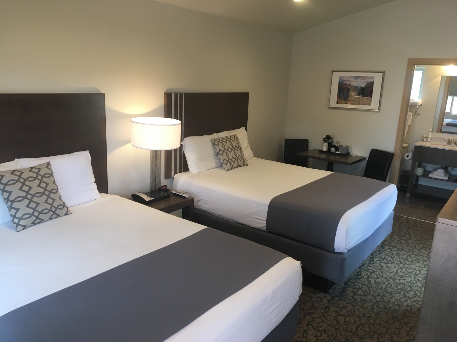 Mountain Ridge Hotel & RV Park