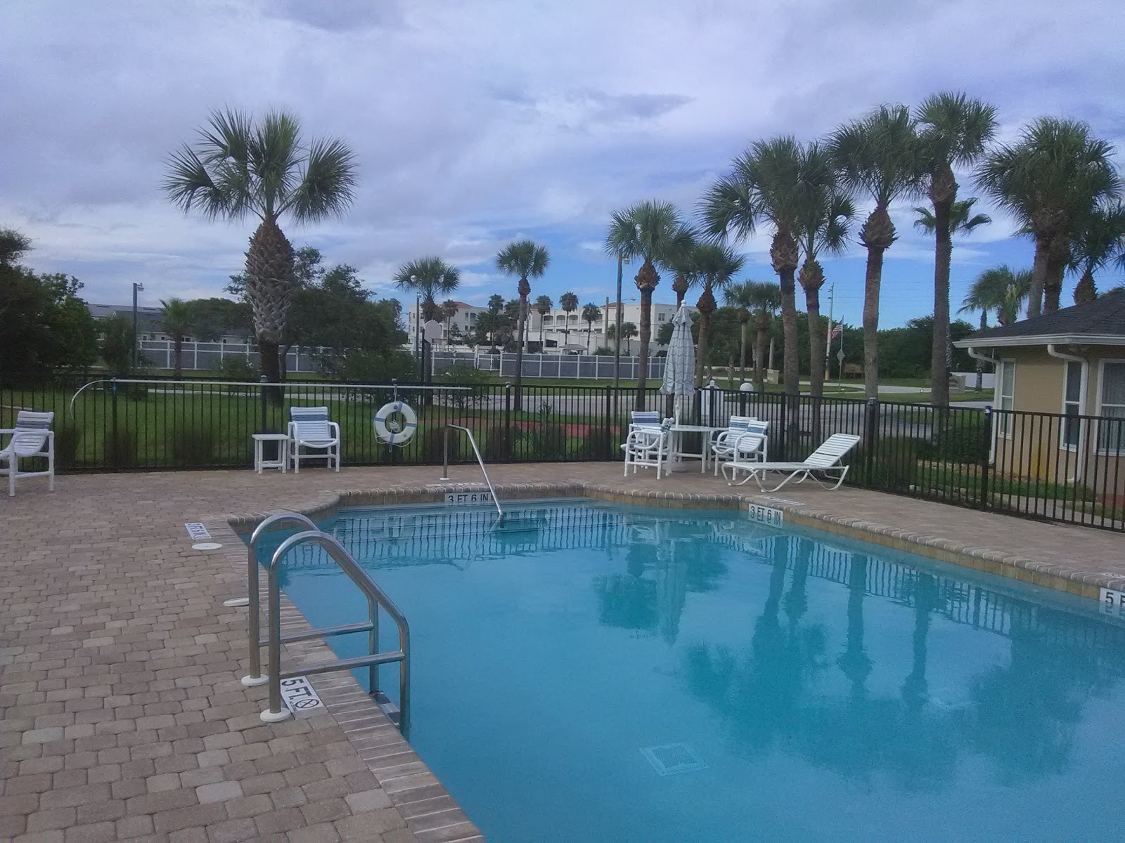 GNP--PEPPERTREE BEACH CLUB