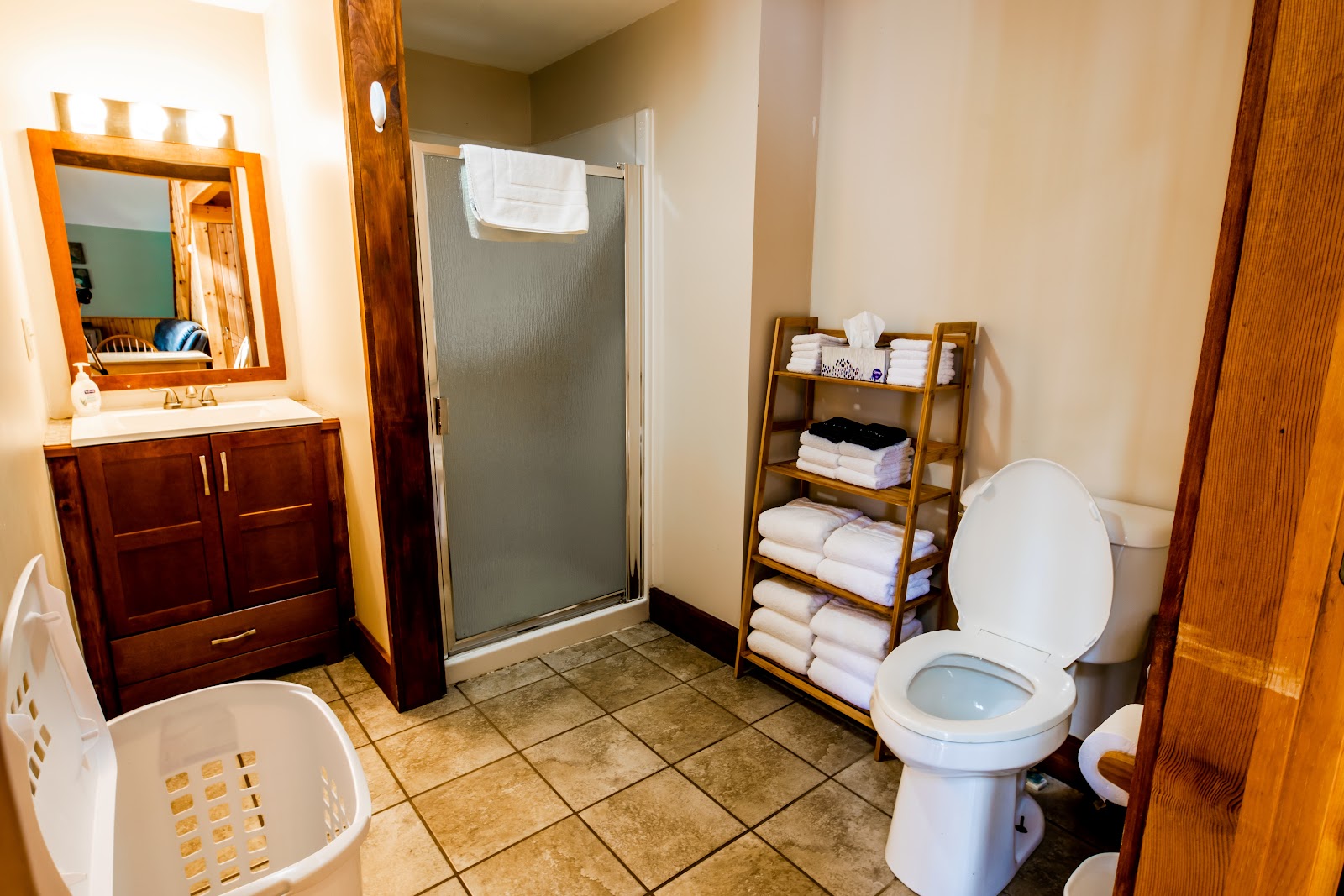 Lakeside Camping & Cabins