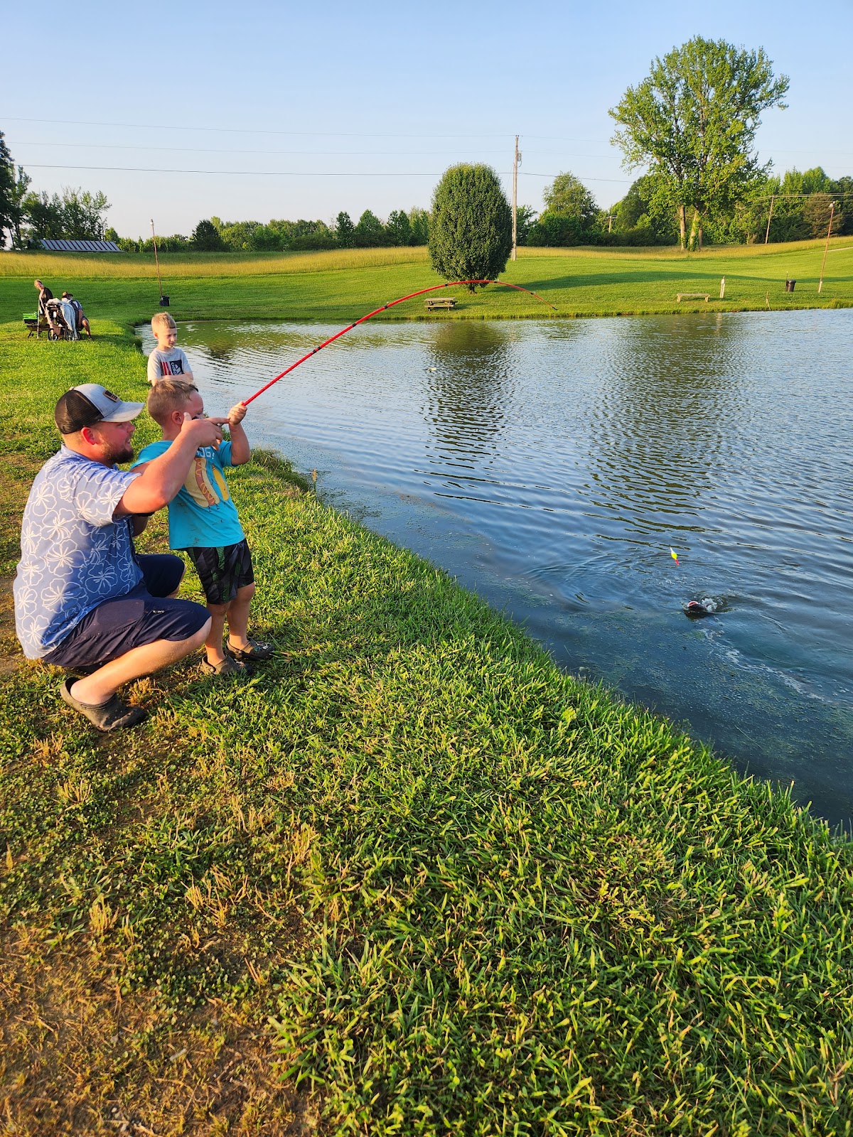 Twin Lakes Catfish Farm & Campground