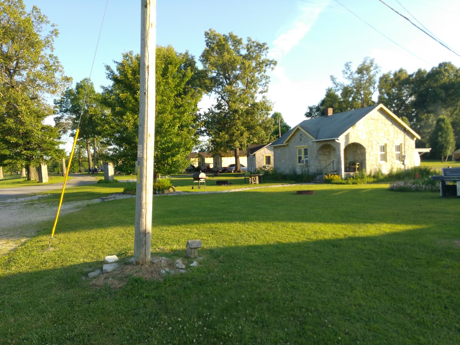 Oake's Cabins & Campgrounds