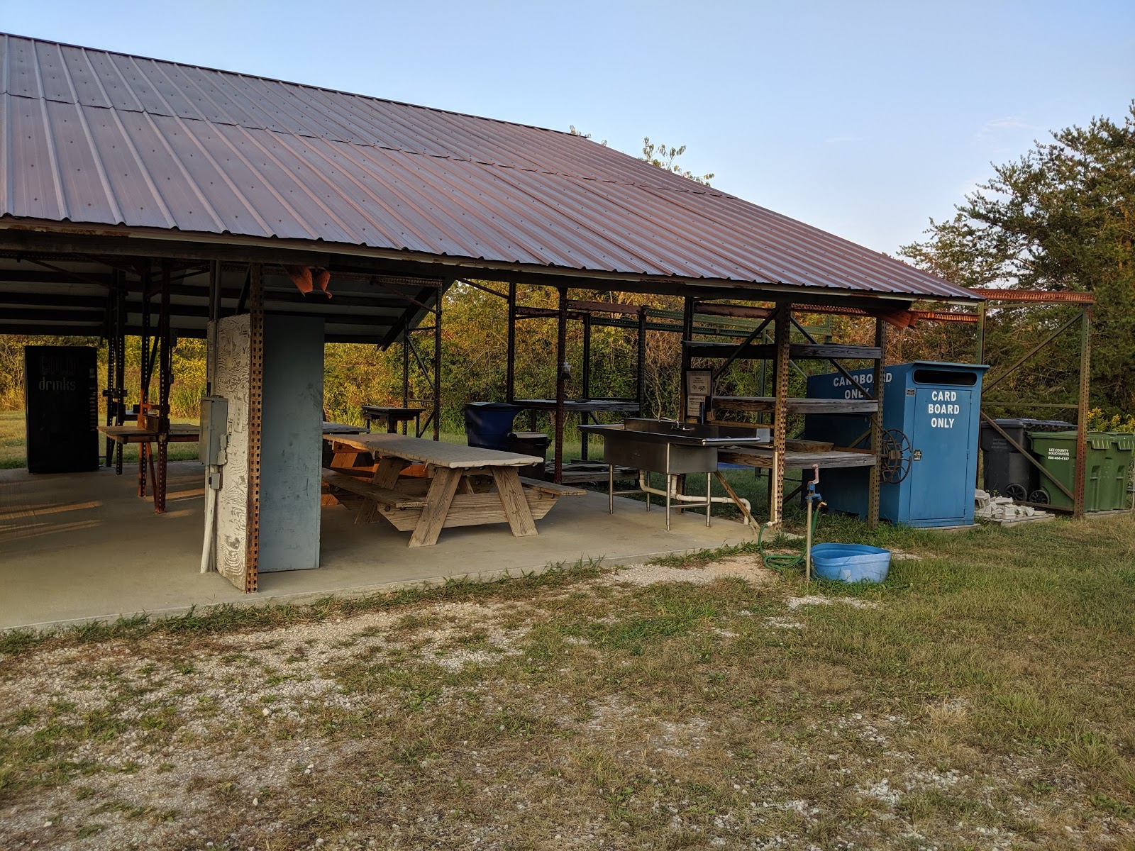 Lota. Rocks- Land of the Arches Campground