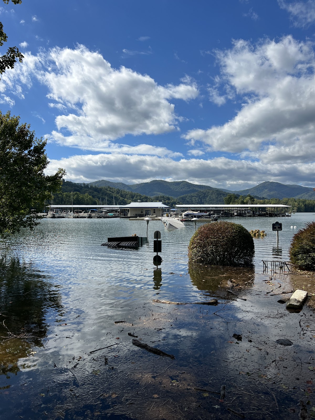 Cove Ridge Marina & Resort