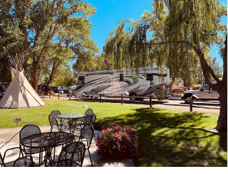 Chromo Mercantile & RV Park