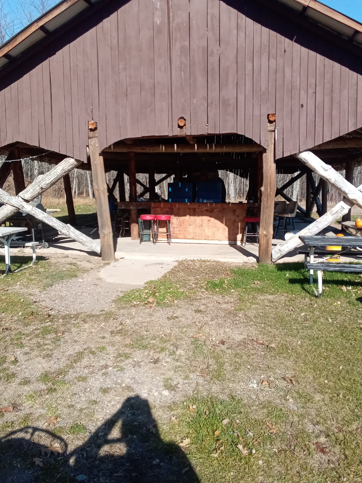 Jimmys World Campground and Bar