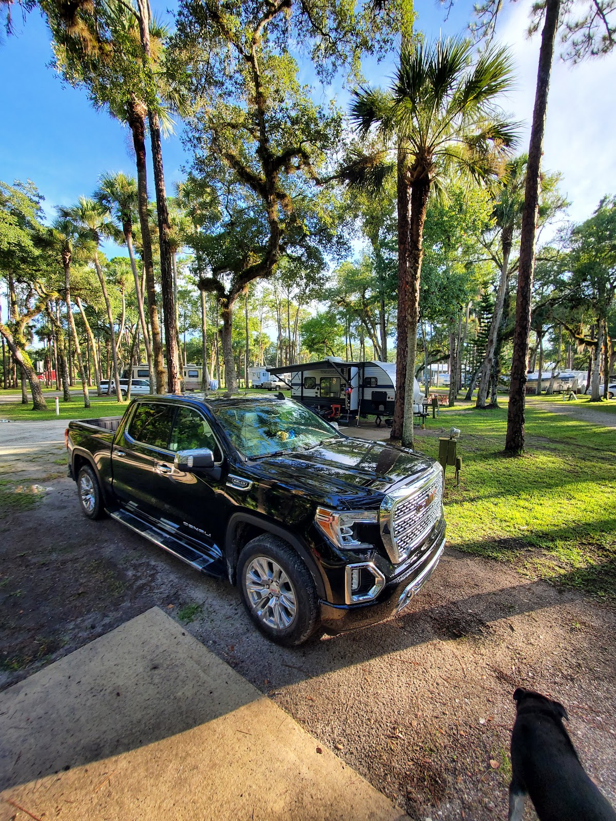 GNP--CHRISTMAS AIRSTREAM PARK