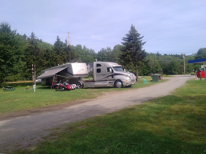Duxbury Country Store and Campground