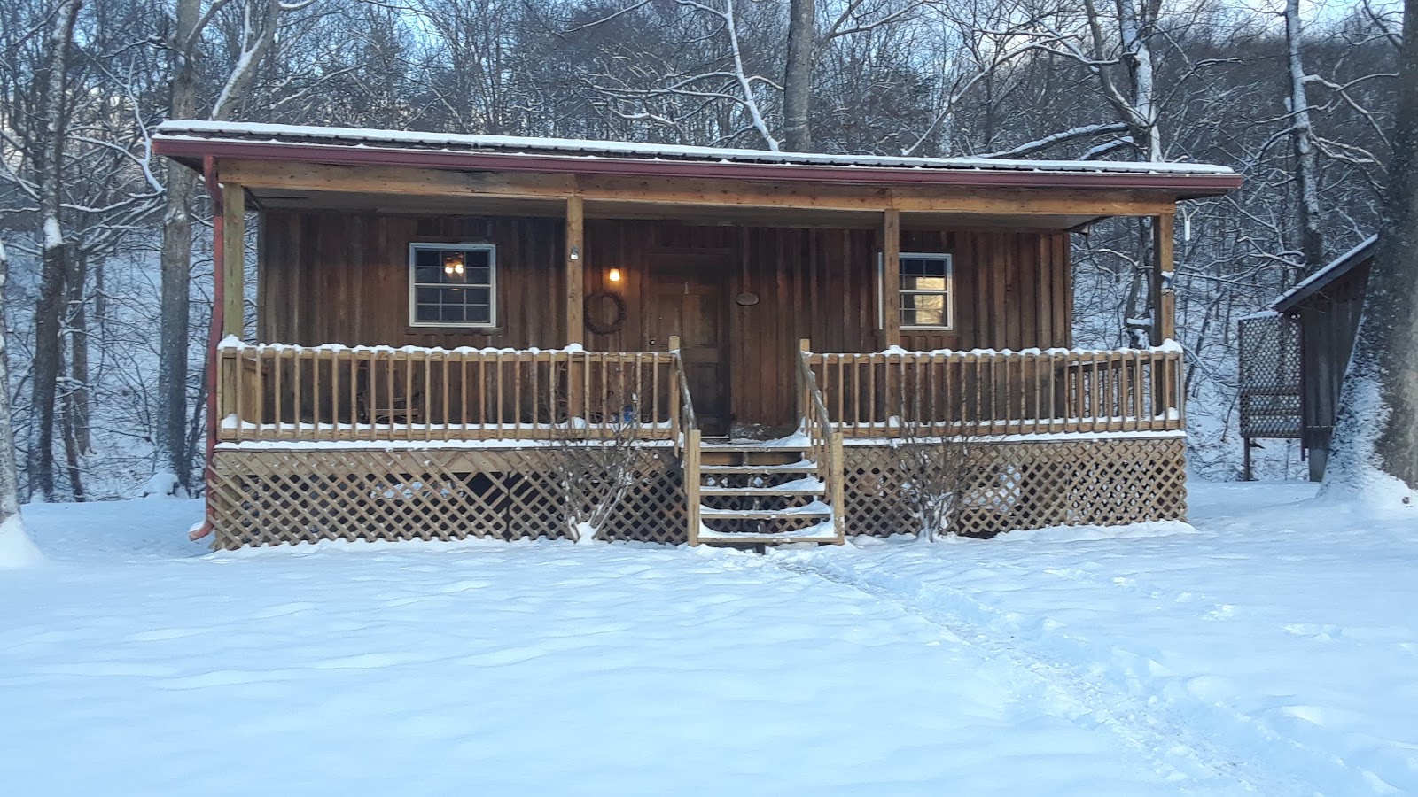 Creekside Cabins & RV Park