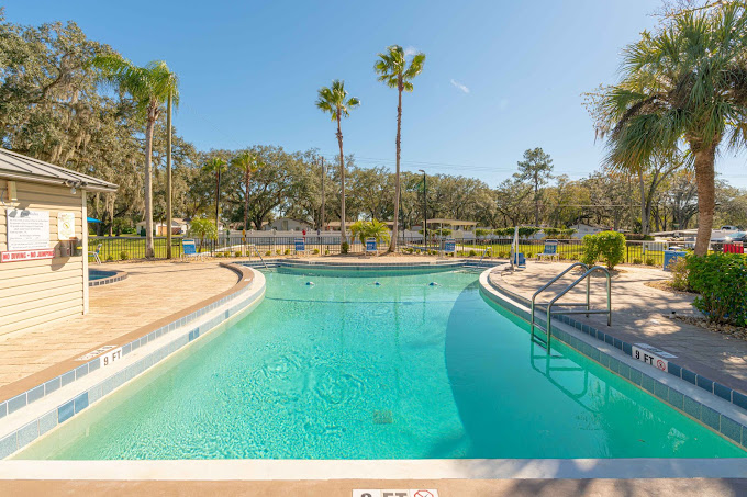 Tampa East Green Acres RV Park