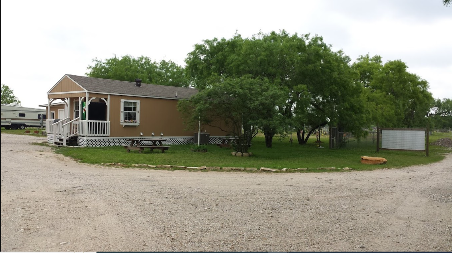 A Country Breeze RV Park