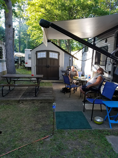 Shade Acres Camping & Cottages