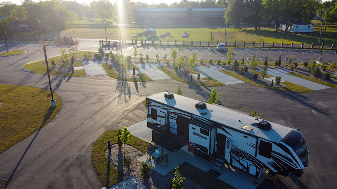 CrossRoads Coach Resort at the ROB