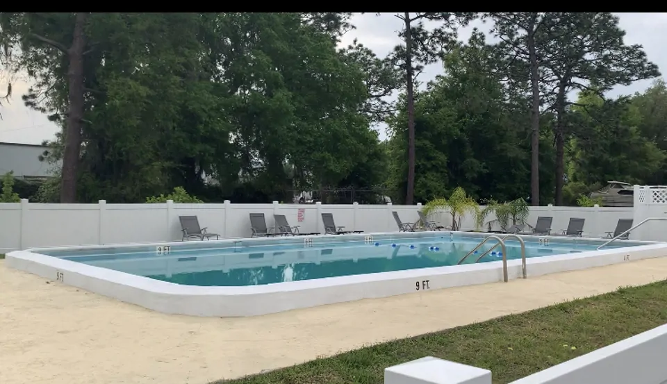 Arrowhead Campsites & Mobile Home Park