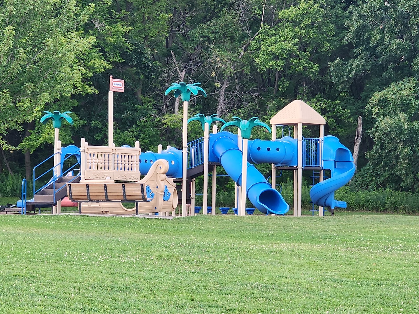 Chain of Lakes Campground