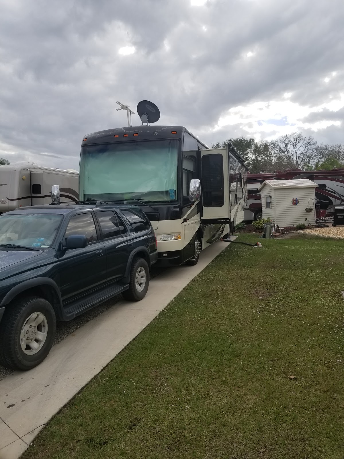 Torrey Oakes RV & Golf Resort