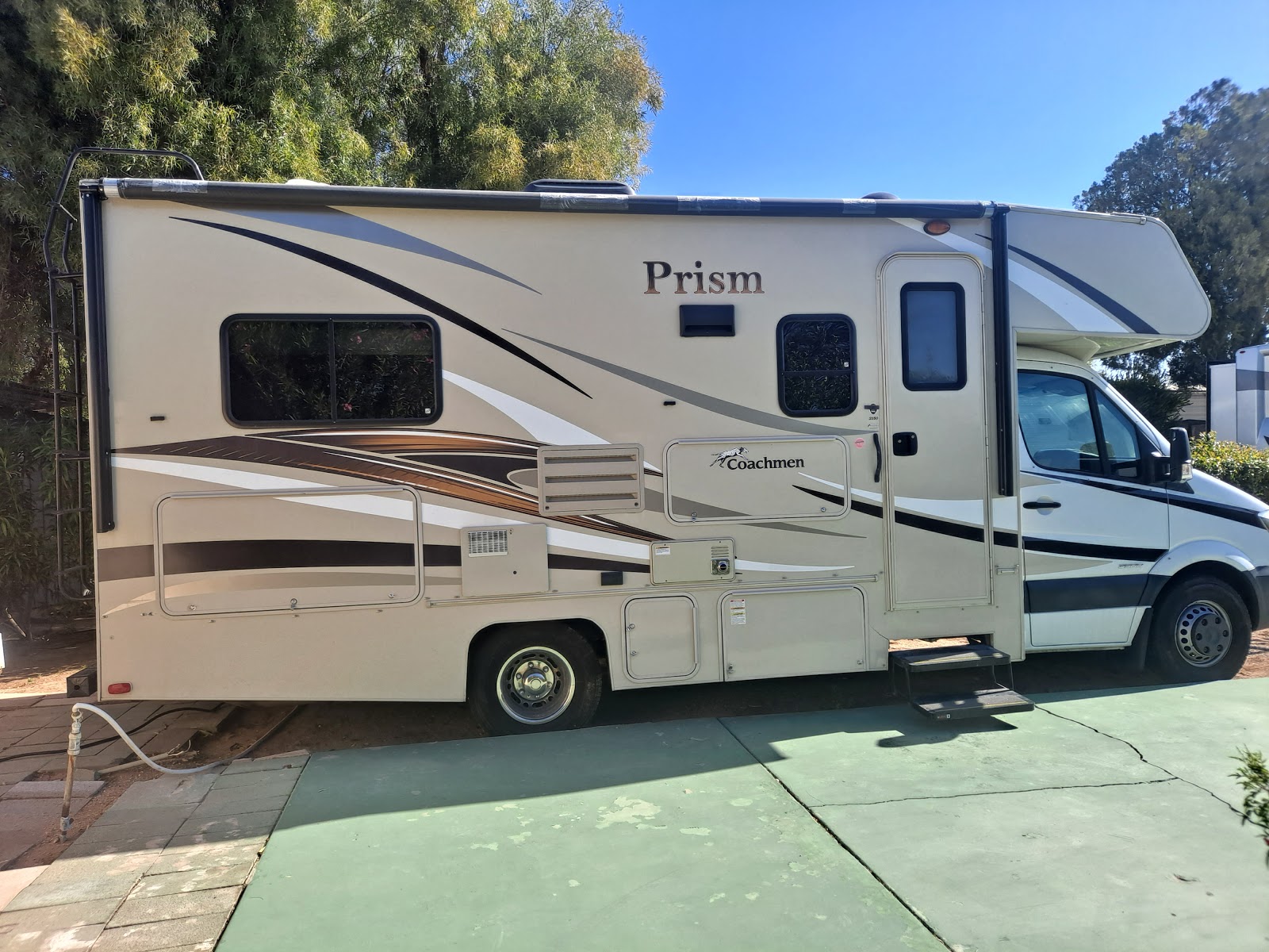 Cross Roads Trailer Park