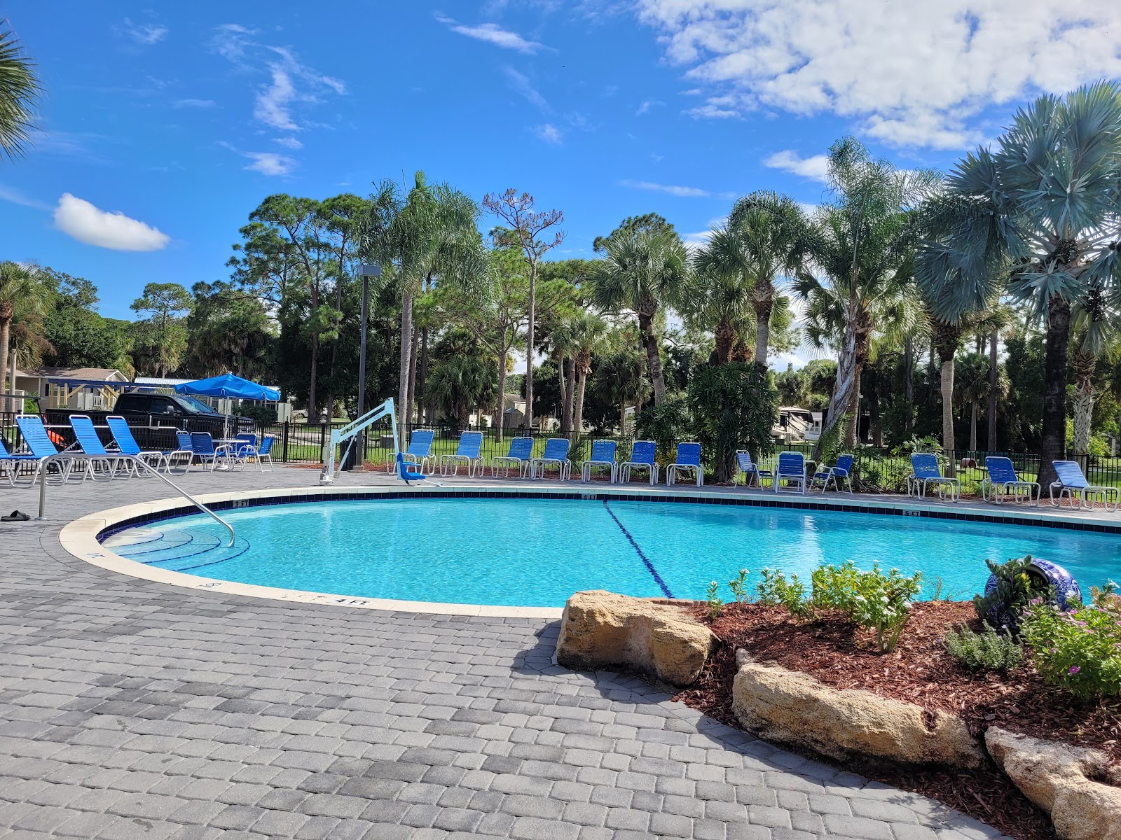 Sunshine Travel RV Resort