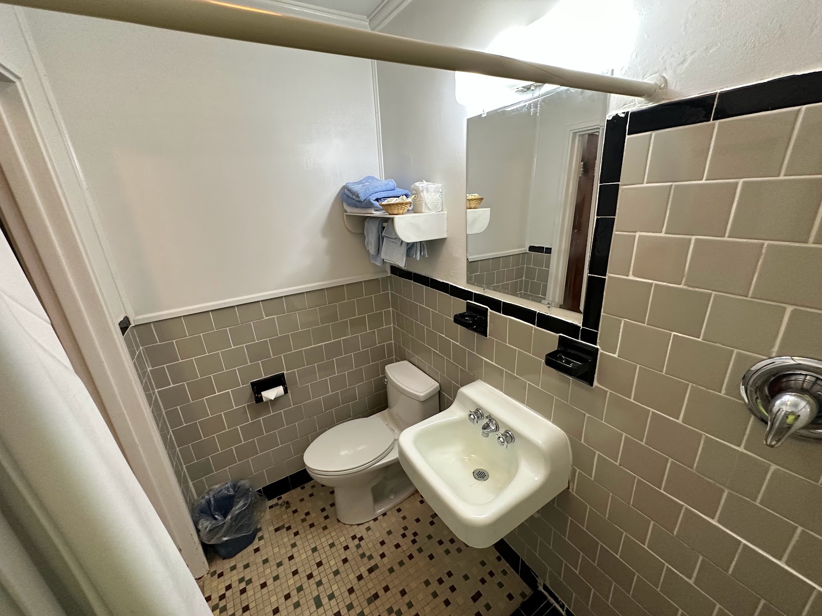 Four Oaks Lodging & RV Resort