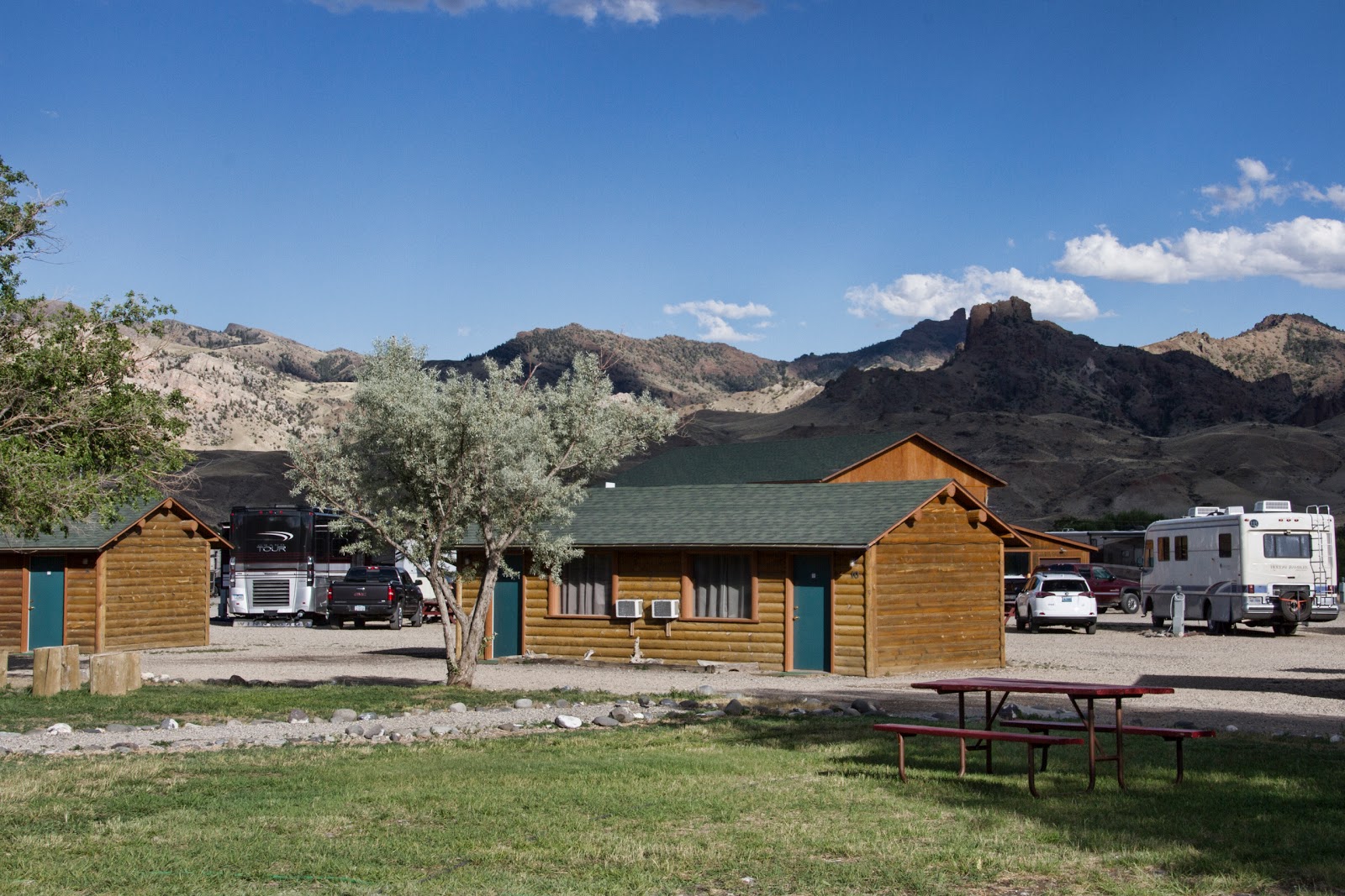 Yellowstone Valley Inn & RV Park