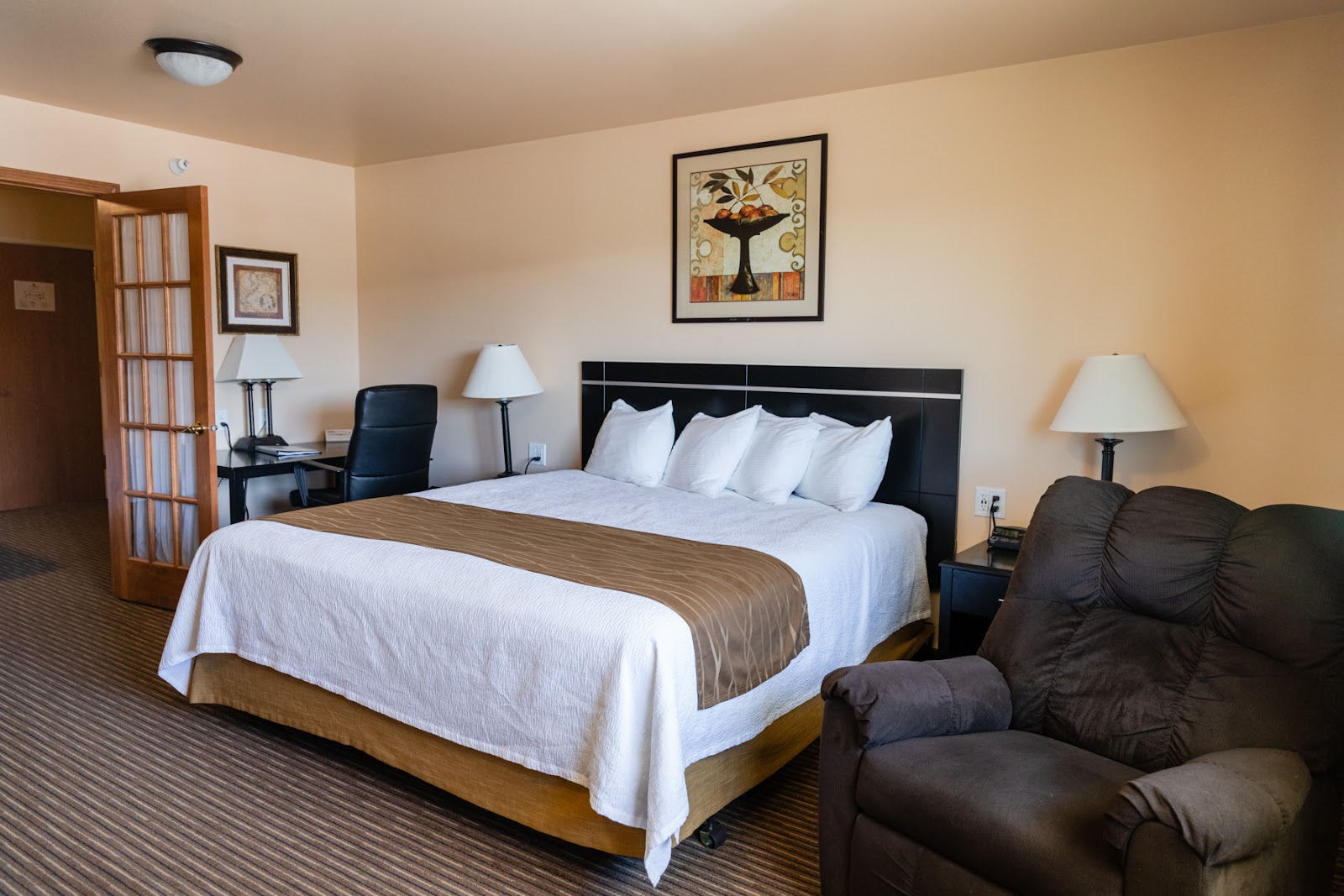 Cottonwood Inn and RV Park