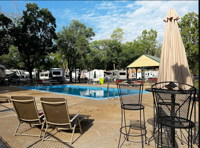 PIN OAK CREEK RV PARK