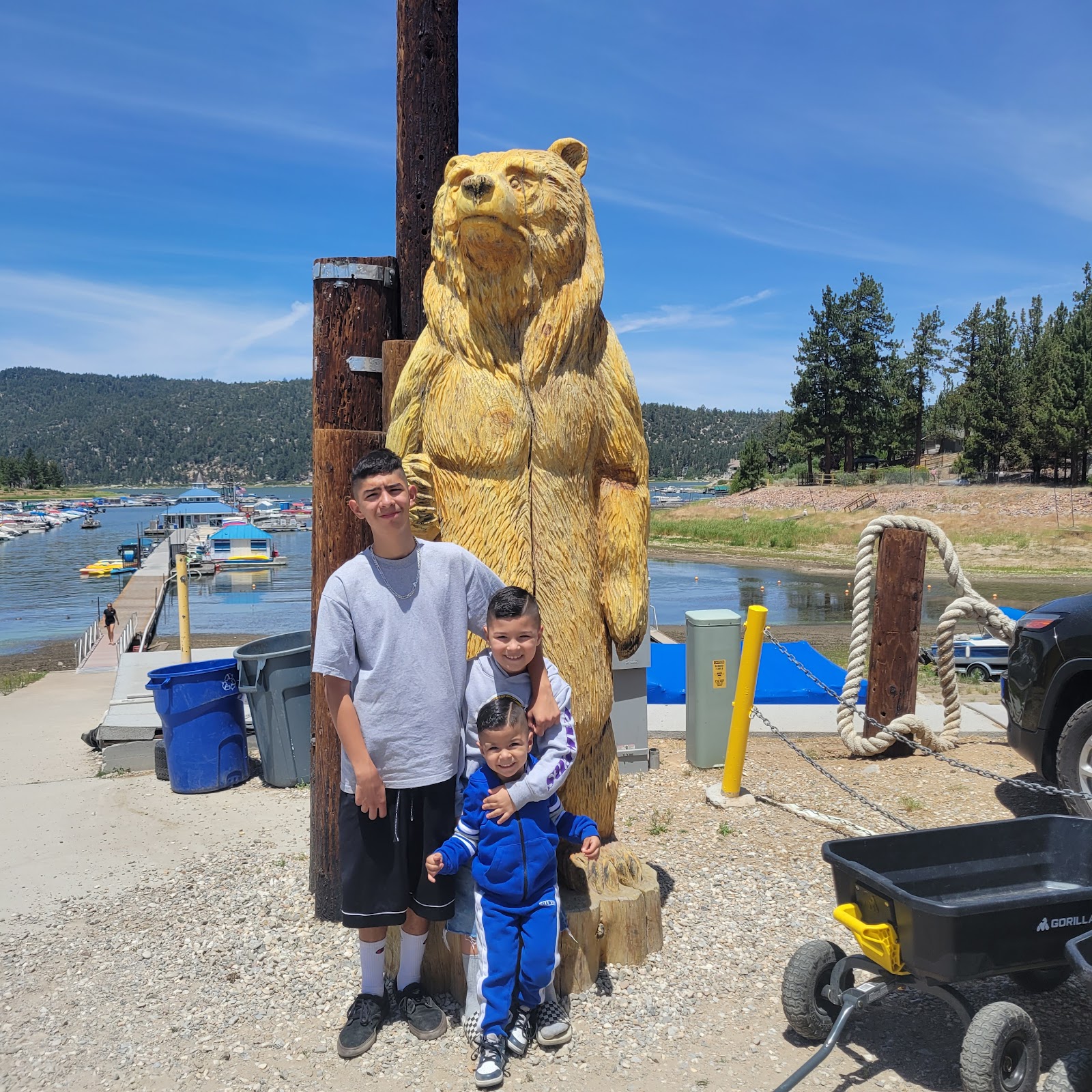 Holloway's Marina & RV Park