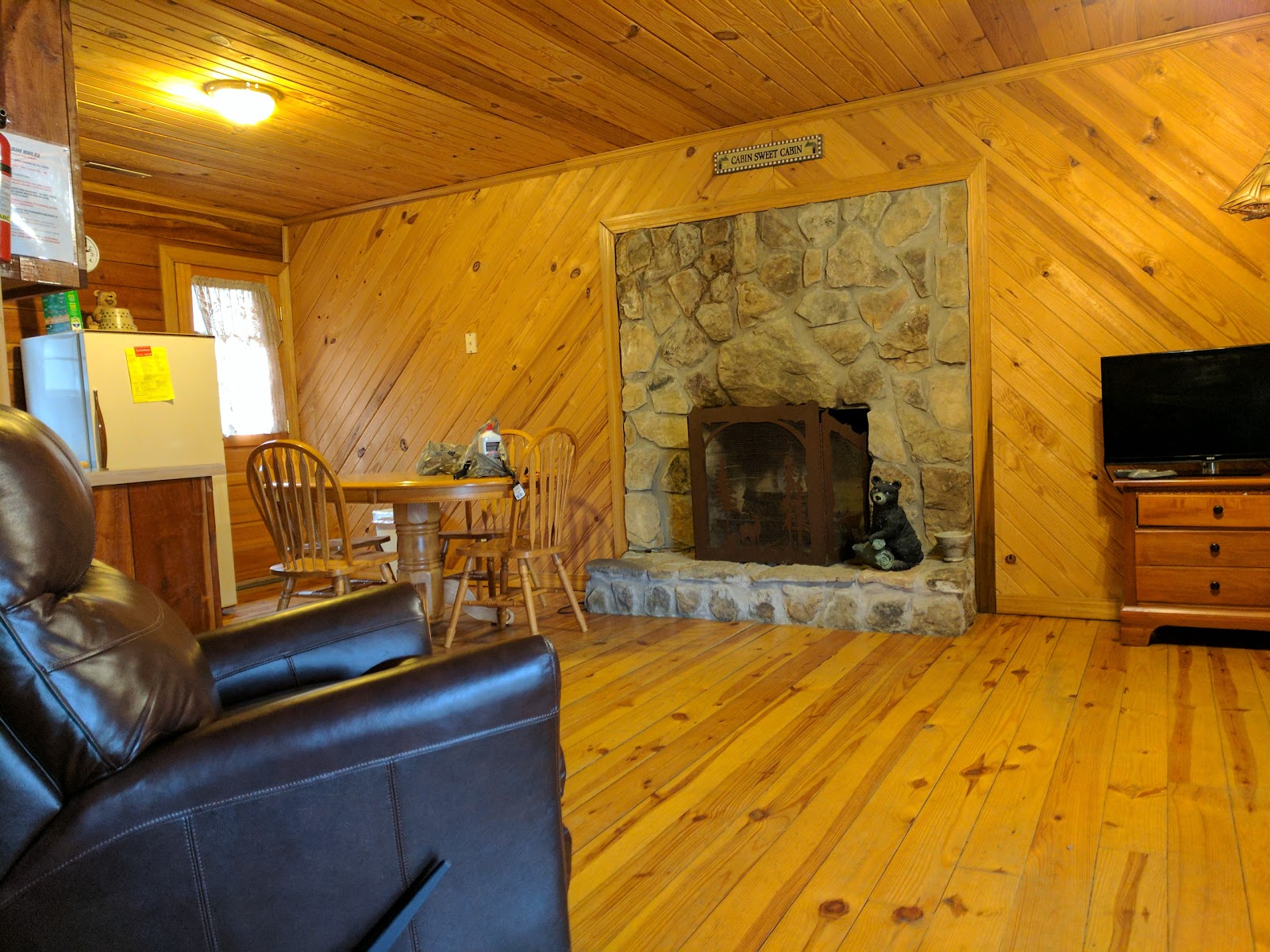 Creekside Cabins & RV Park