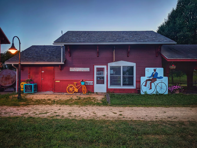 Elroy Commons Trail Shop