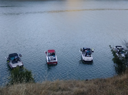 Lakeshore Inn and RV