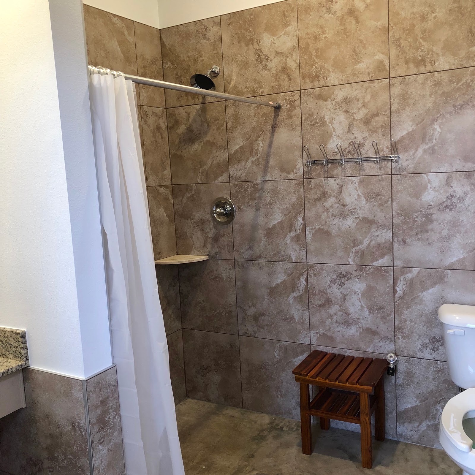 Hog Valley RV & Treehouse Resort