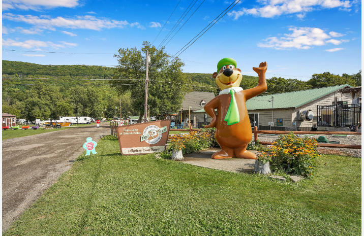 Yogi Bears Jellystone Park