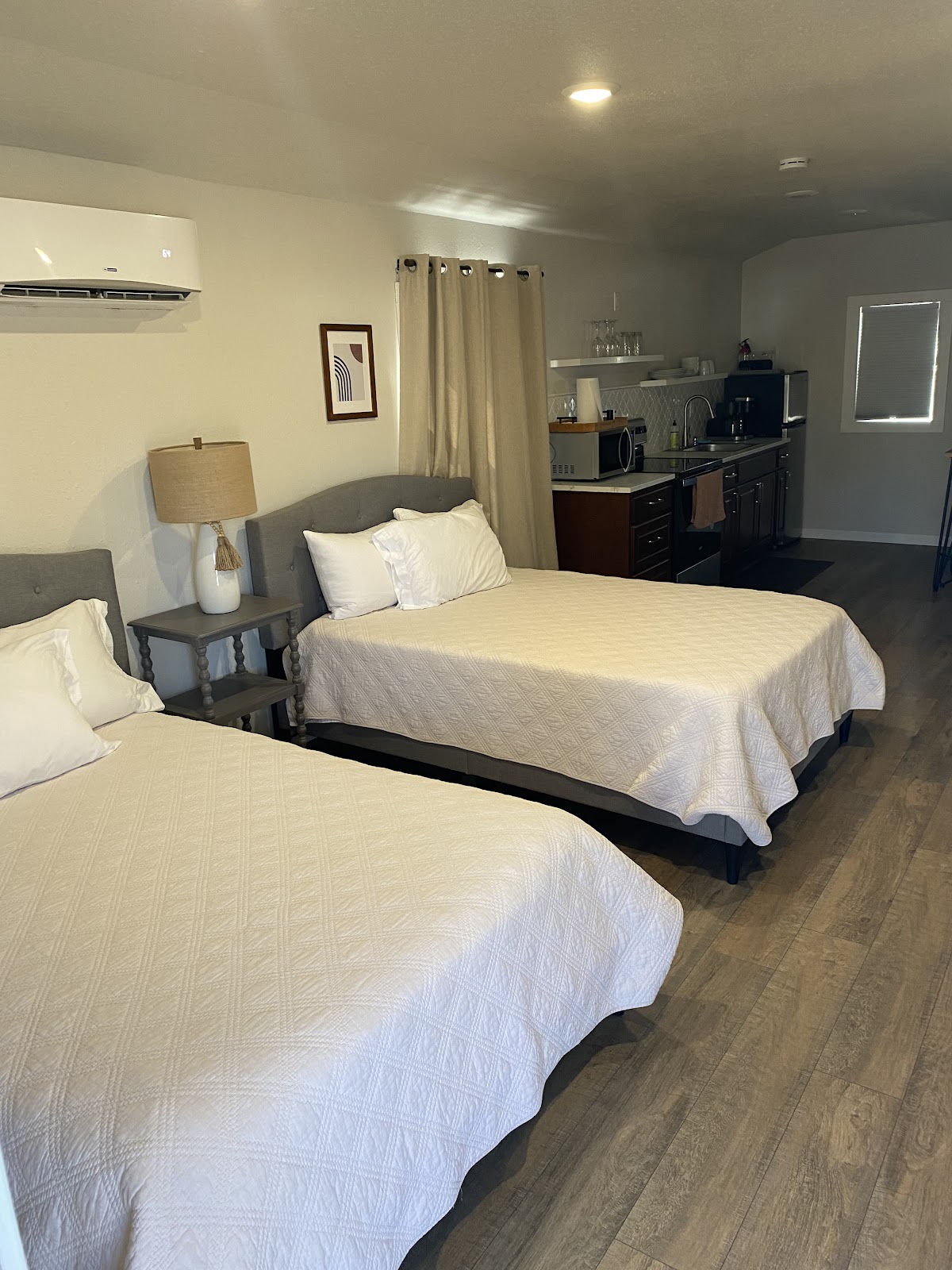 The Weekender Cabins and RV Retreat