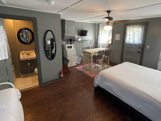 Jolley Camper RV and Cottages