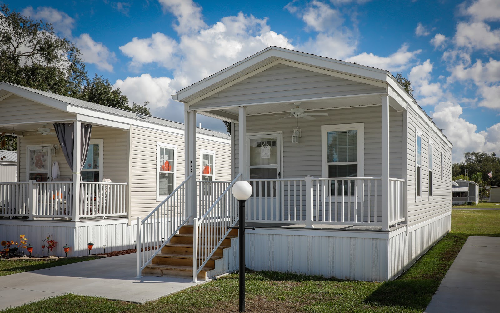 Aqua Isles Mobile Home & RV Resort