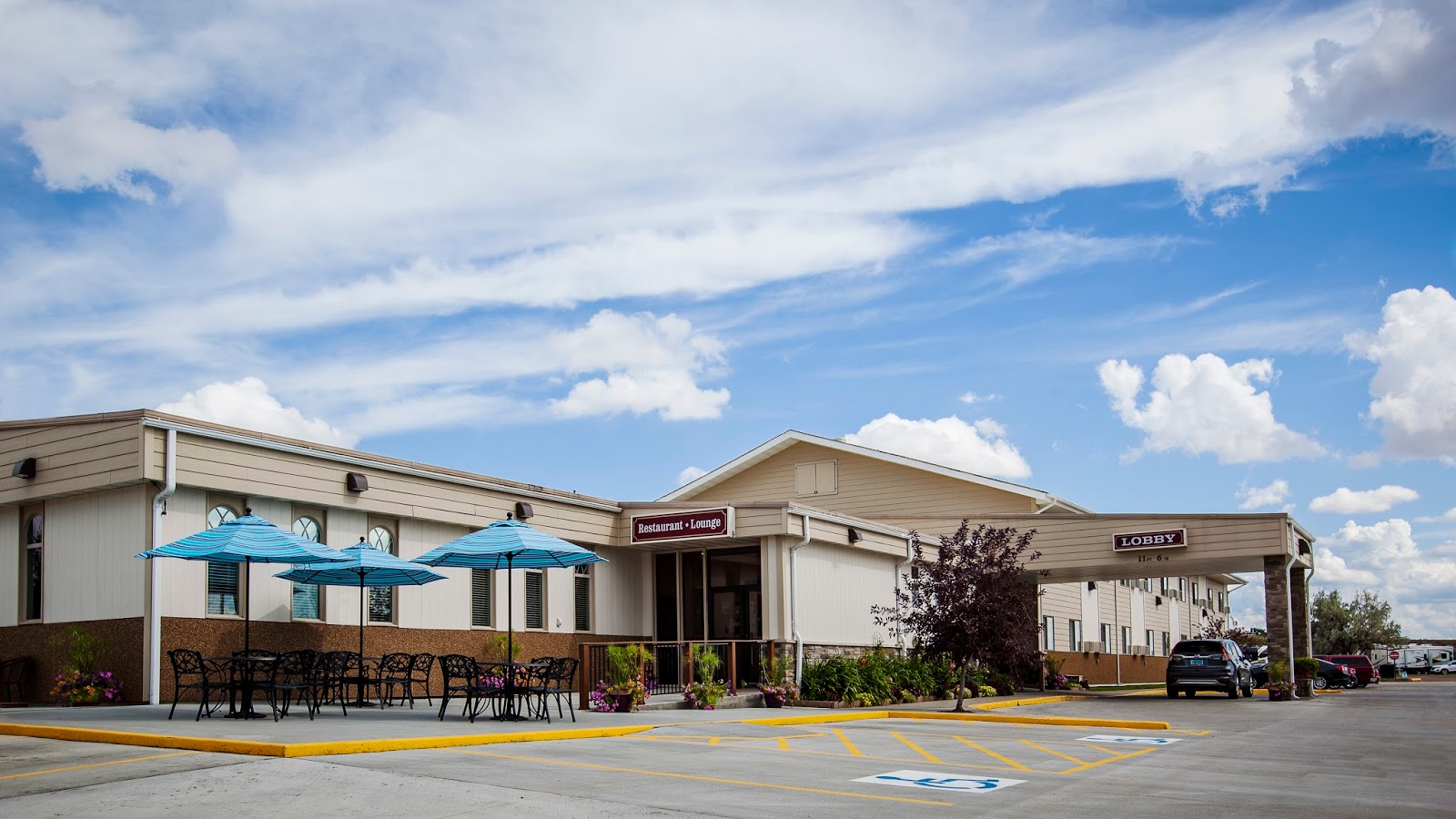 Cottonwood Inn & Suites