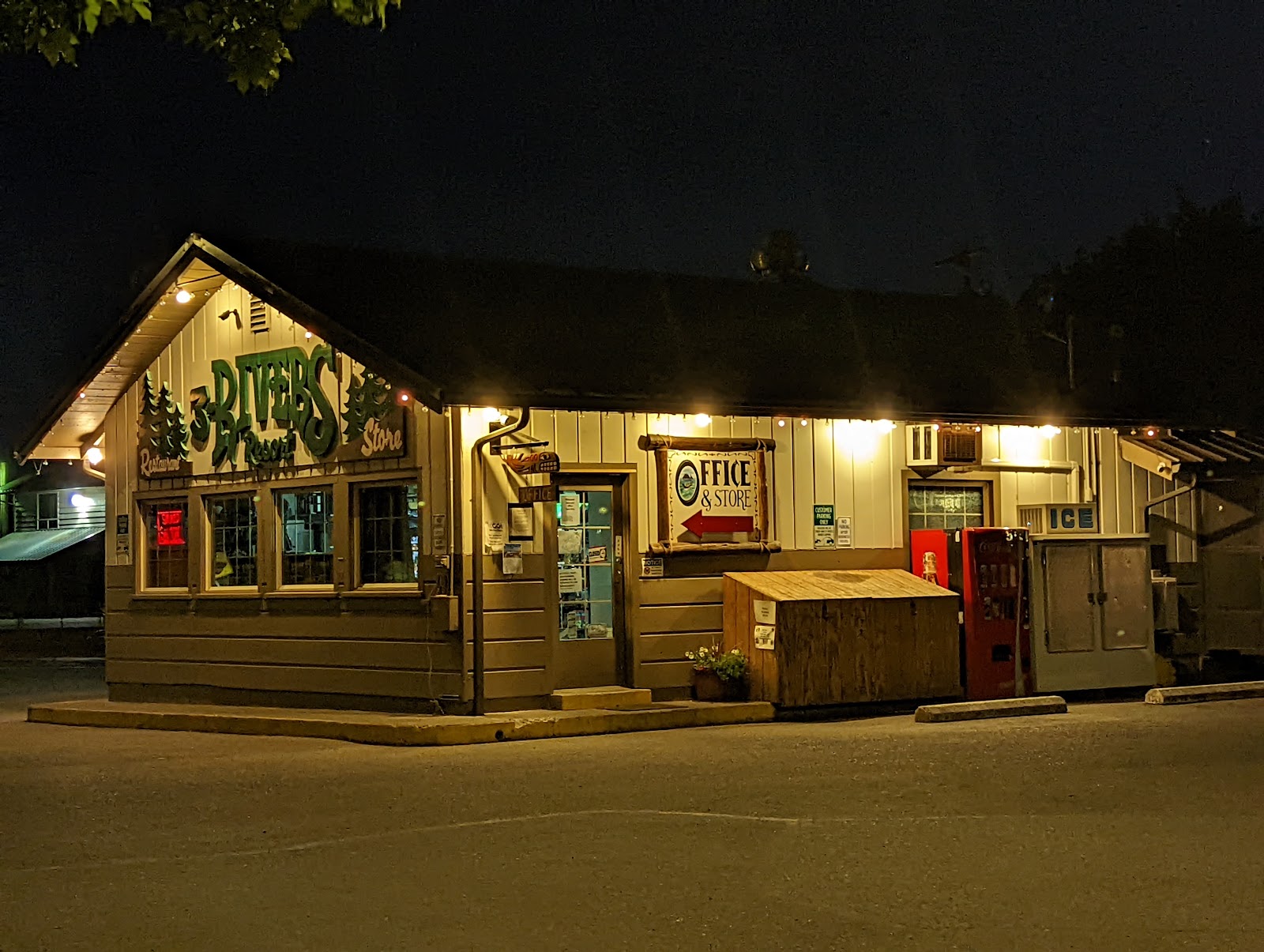 Three Rivers Resort & Guide Service