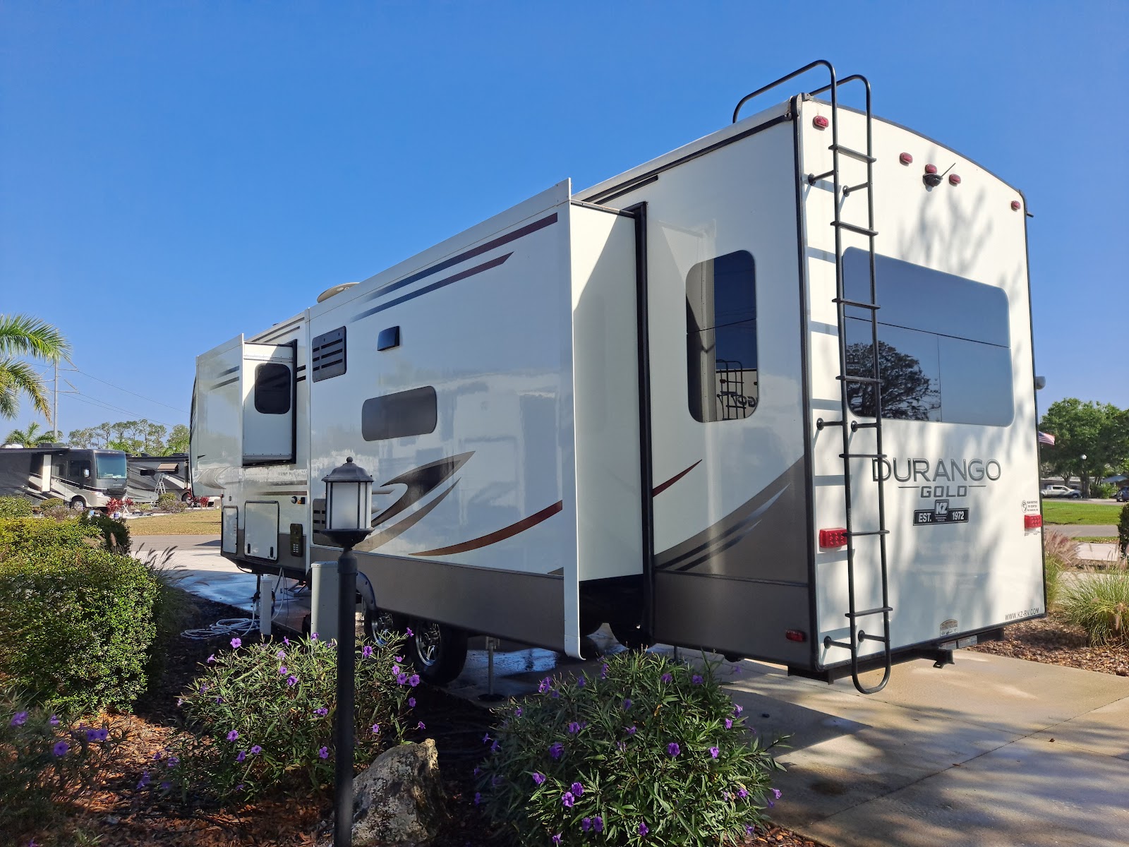 Torrey Oakes RV & Golf Resort
