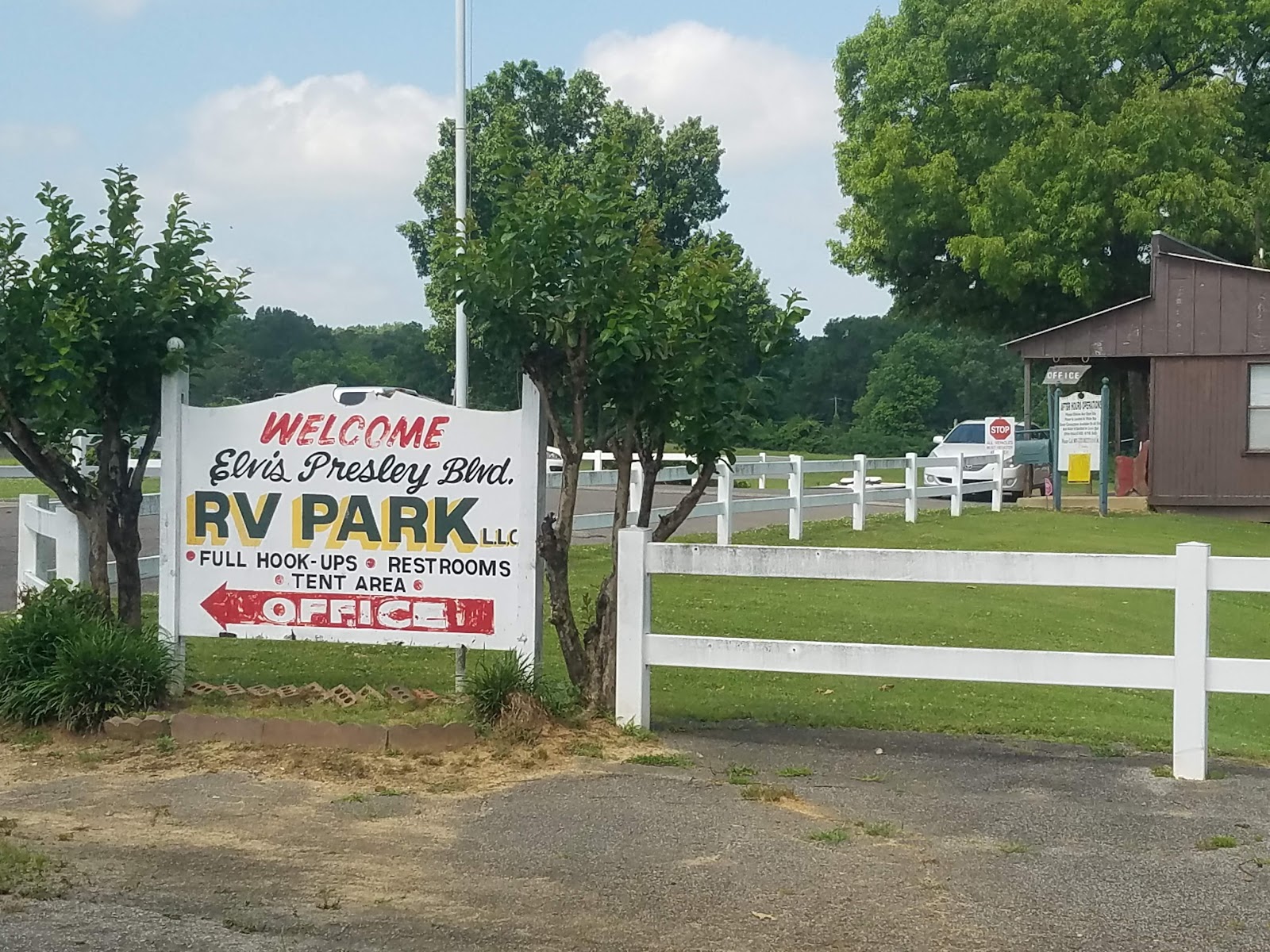 Elvis Presley Boulevard RV Park